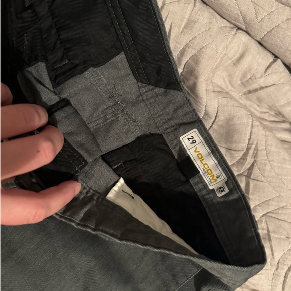 Men’s/Teen Volcom Shorts, Grey, Size 29 - Picture 2 of 4